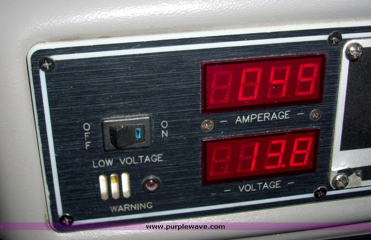 image for item 3186 2006 Ford E450 Super Duty ambulance