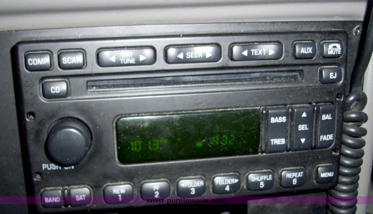 image for item 3186 2006 Ford E450 Super Duty ambulance