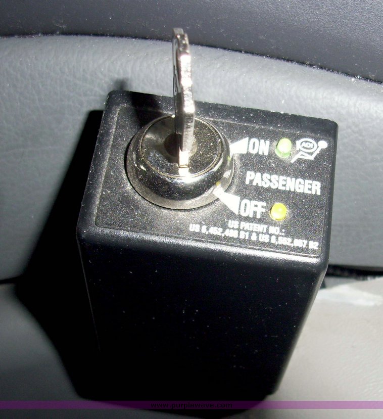 image for item 3186 2006 Ford E450 Super Duty ambulance