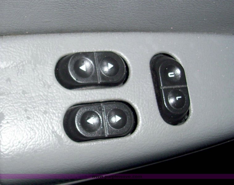 image for item 3186 2006 Ford E450 Super Duty ambulance