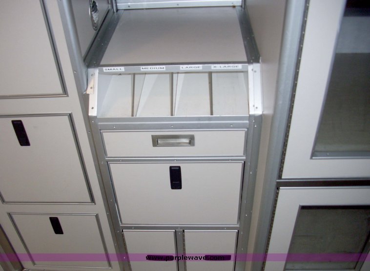 image for item 3186 2006 Ford E450 Super Duty ambulance