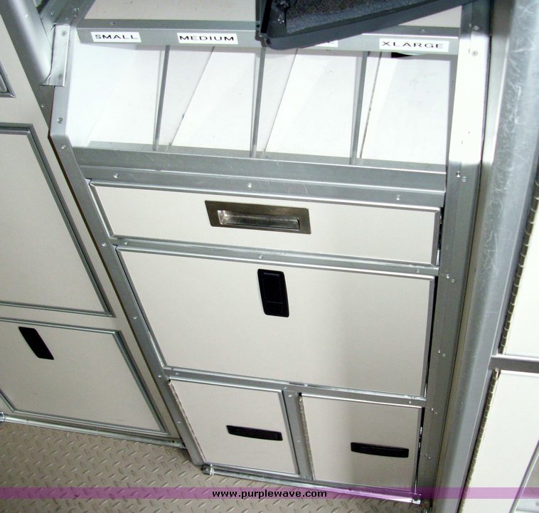 image for item 3243 2006 Ford E450 Super Duty ambulance