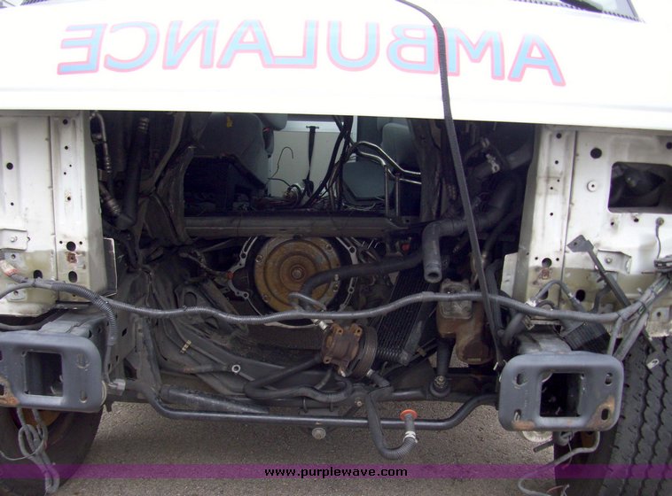 image for item 3243 2006 Ford E450 Super Duty ambulance