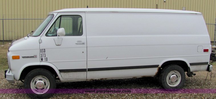 image for item 3249 1993 GMC Vandura