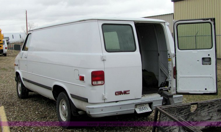 image for item 3249 1993 GMC Vandura