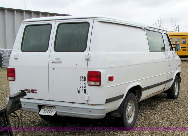 image for item 3249 1993 GMC Vandura