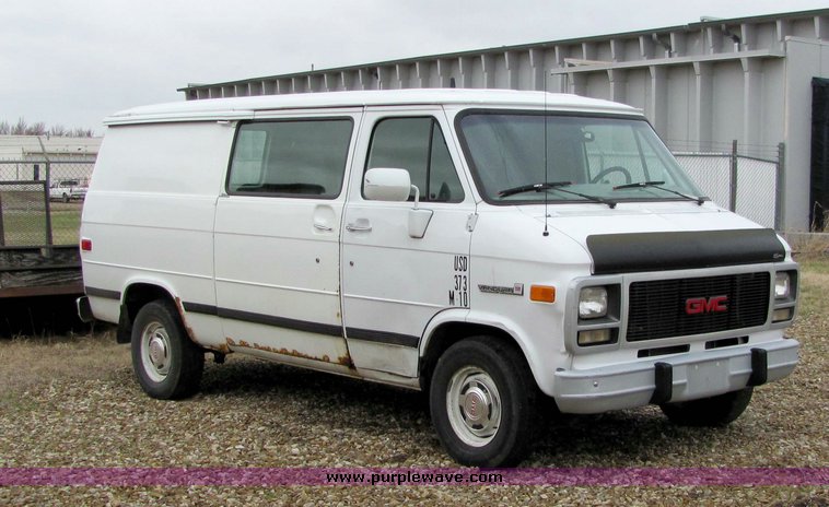 image for item 3249 1993 GMC Vandura