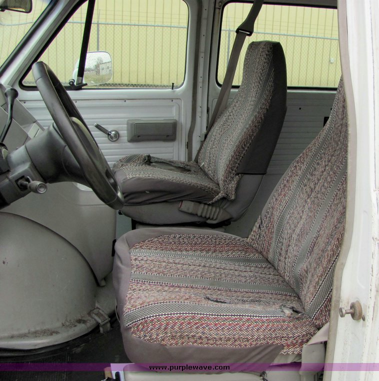 image for item 3249 1993 GMC Vandura