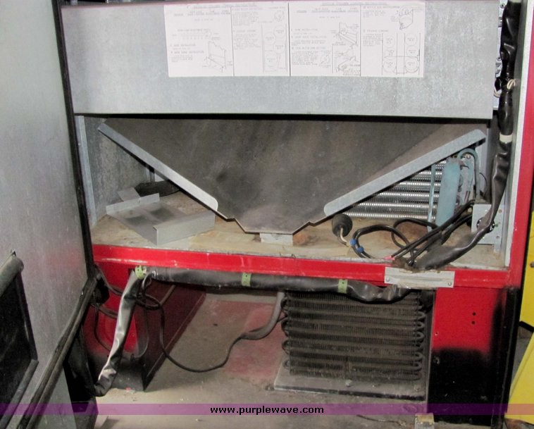 image for item 3274 Vending machine