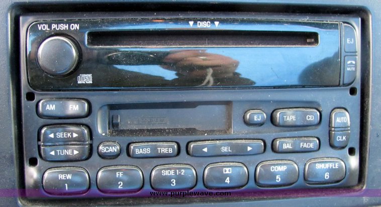 image for item 3281 2002 Ford E450 Super Duty ambulance chassis