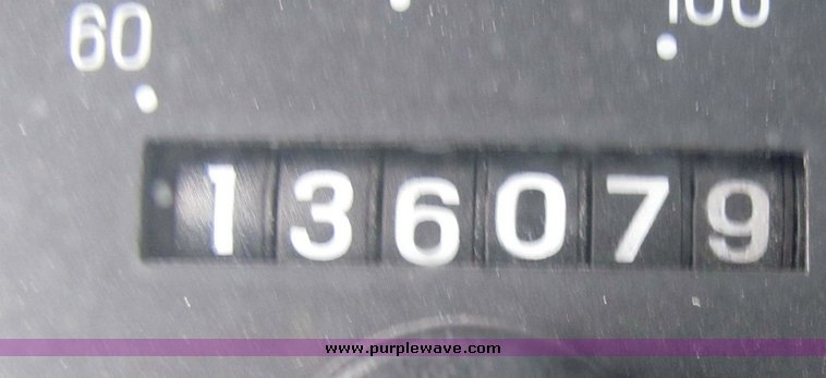 image for item 3281 2002 Ford E450 Super Duty ambulance chassis