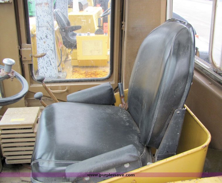 image for item 3282 1981 Caterpillar 950C wheel loader