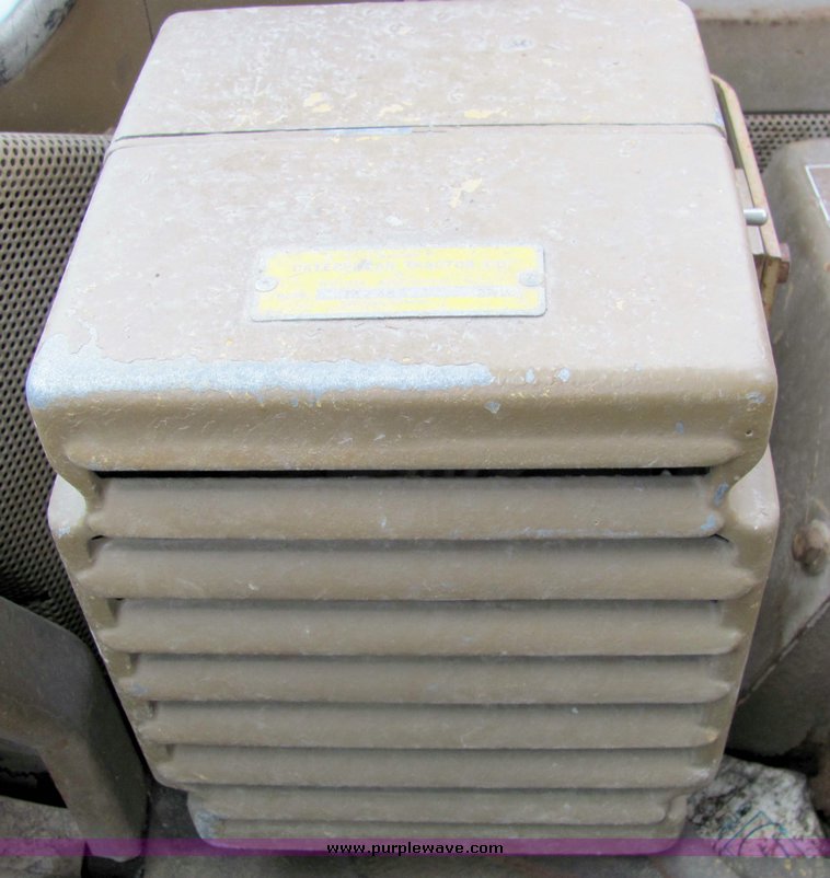 image for item 3282 1981 Caterpillar 950C wheel loader