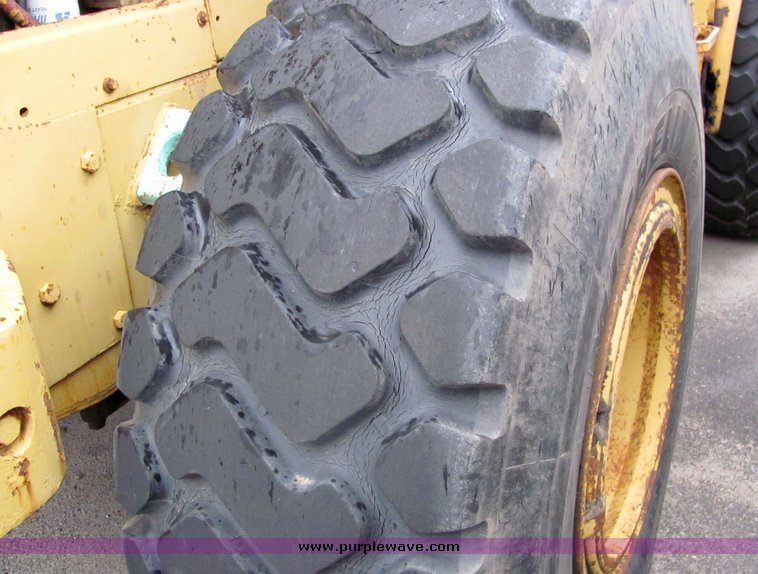 image for item 3282 1981 Caterpillar 950C wheel loader