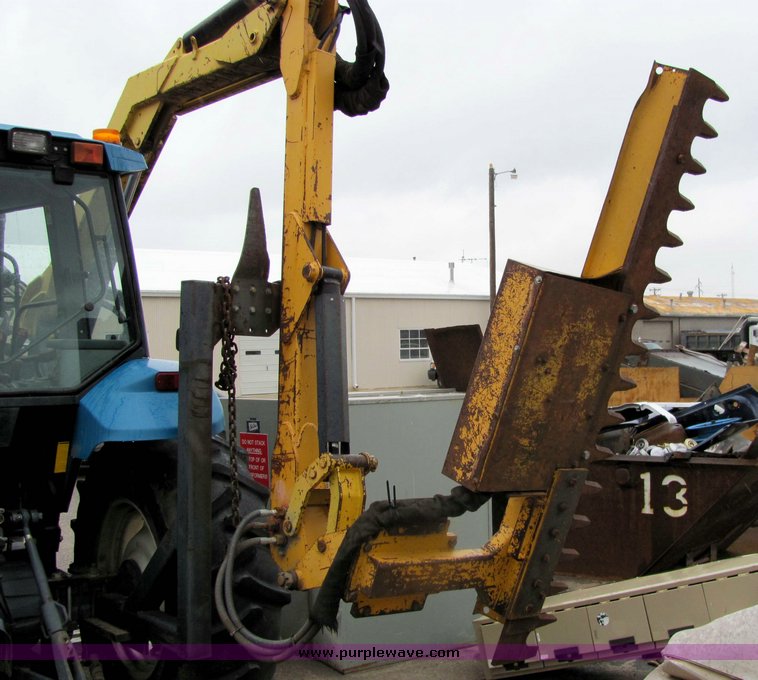 image for item 3283 New Holland TS100 tractor