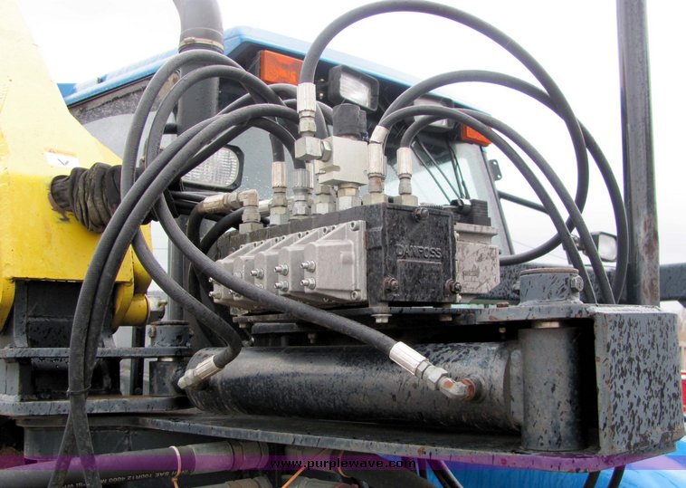 image for item 3283 New Holland TS100 tractor