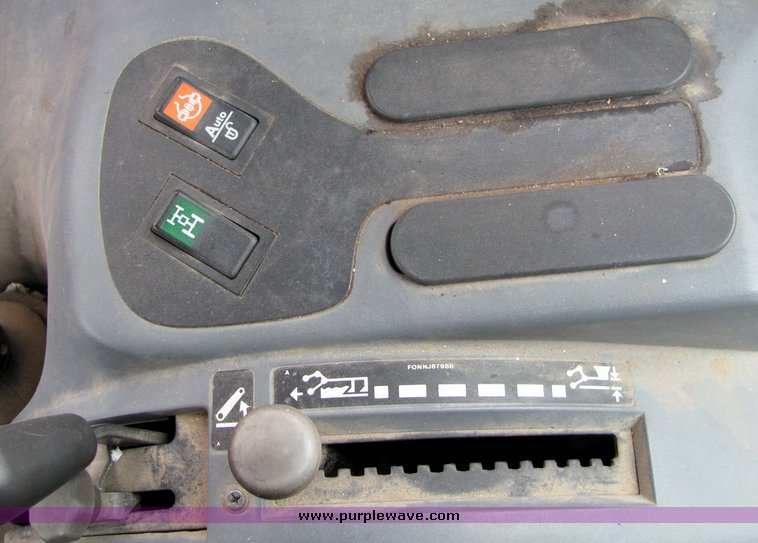 image for item 3283 New Holland TS100 tractor