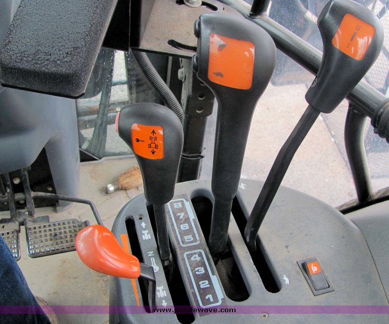 image for item 3283 New Holland TS100 tractor