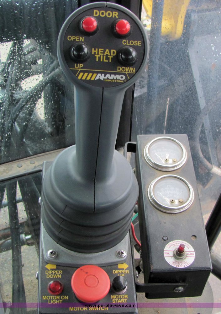 image for item 3283 New Holland TS100 tractor