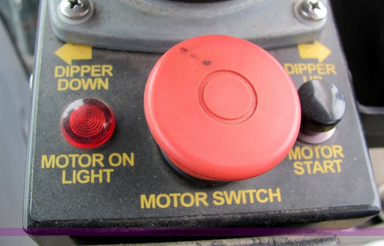 image for item 3283 New Holland TS100 tractor