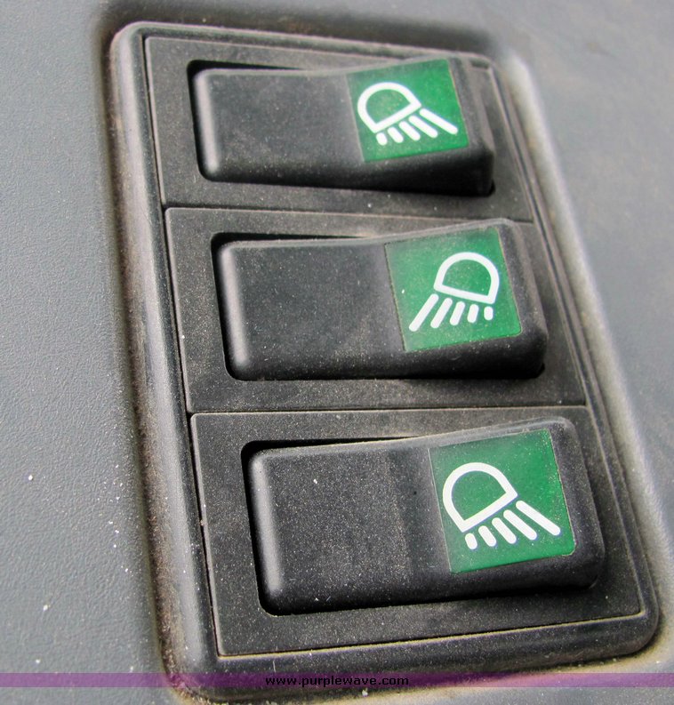 image for item 3283 New Holland TS100 tractor