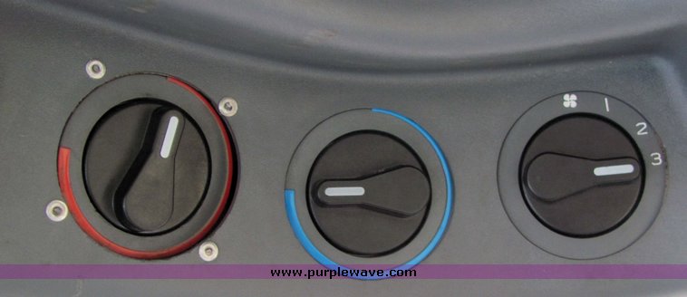 image for item 3283 New Holland TS100 tractor