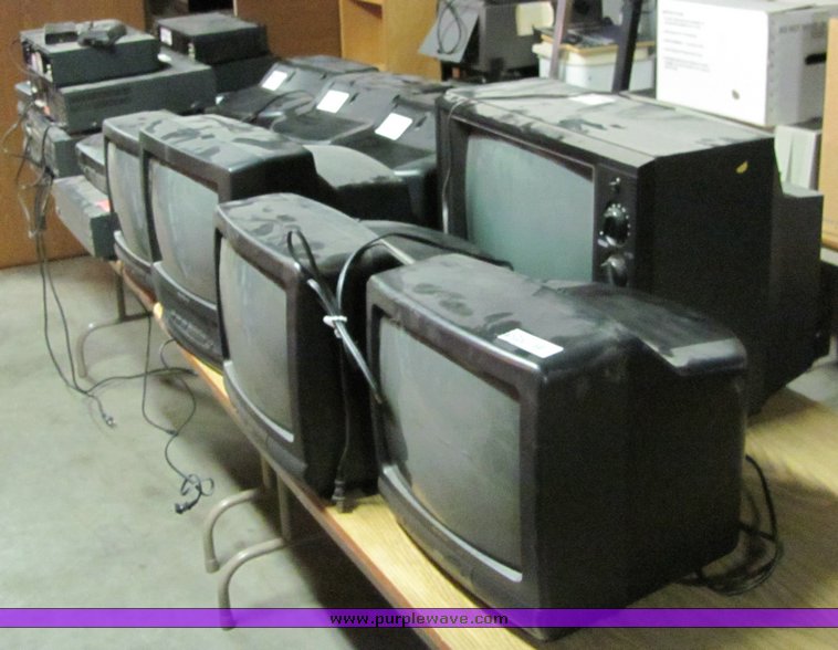 image for item 3292 Assorted electronics