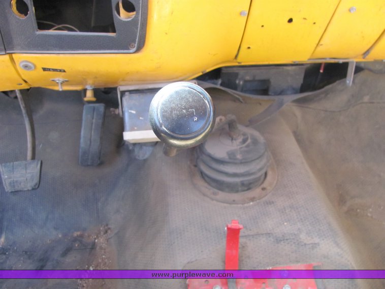 image for item 3310 1976 GMC Sierra 2500 pickup