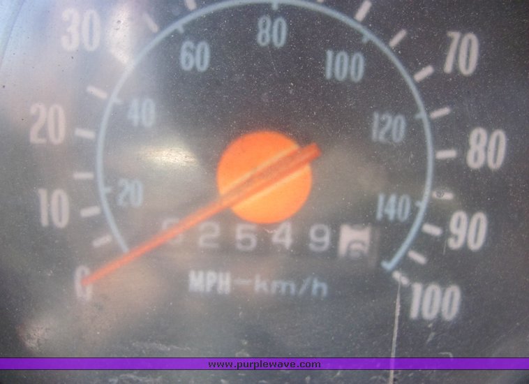 image for item 3310 1976 GMC Sierra 2500 pickup