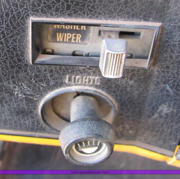 image for item 3310 1976 GMC Sierra 2500 pickup