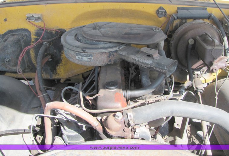 image for item 3310 1976 GMC Sierra 2500 pickup