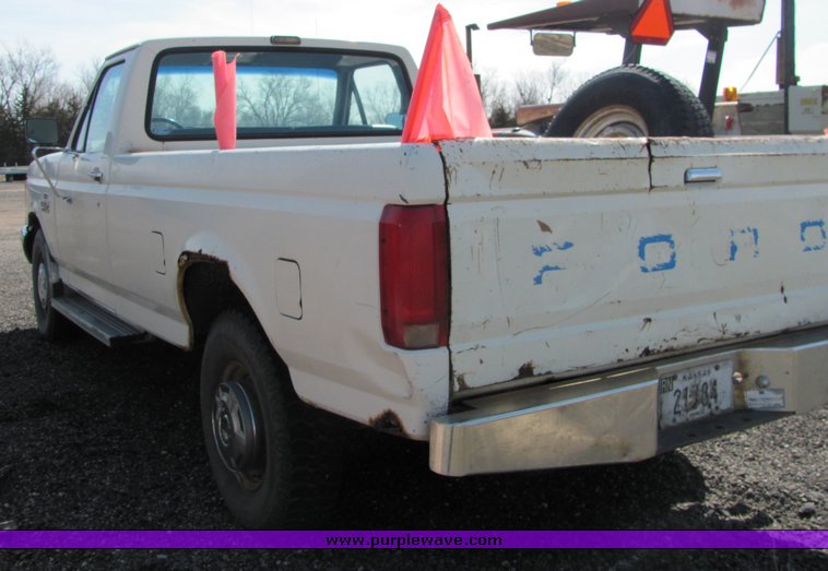 image for item 3312 1991 Ford F250 pickup