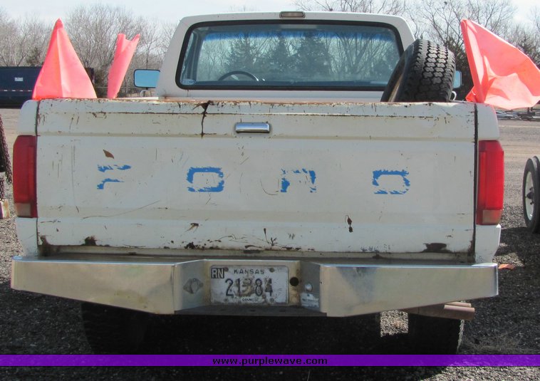 image for item 3312 1991 Ford F250 pickup