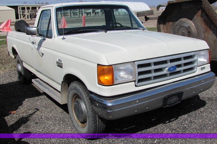 image for item 3312 1991 Ford F250 pickup