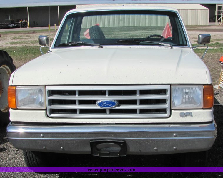 image for item 3312 1991 Ford F250 pickup
