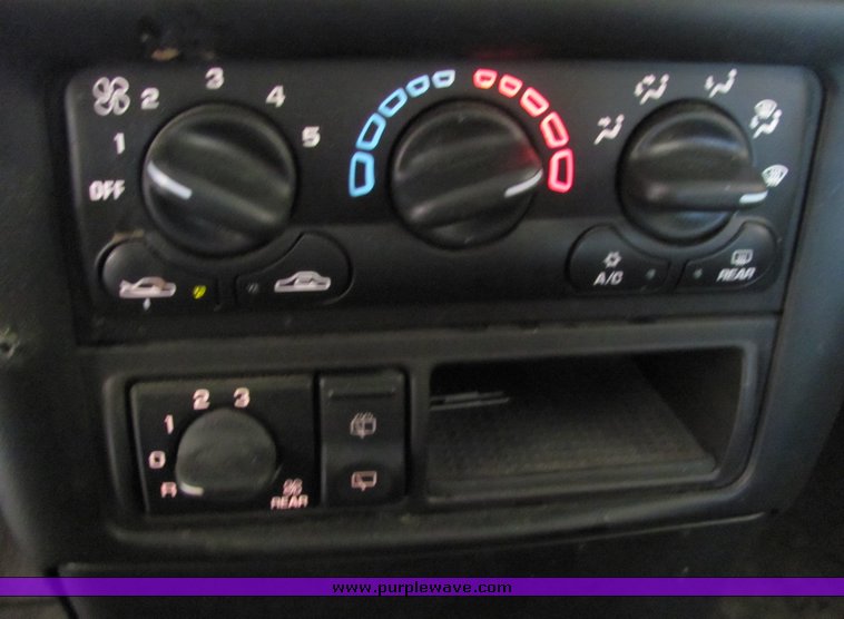 image for item 3314 2002 Chevrolet Venture