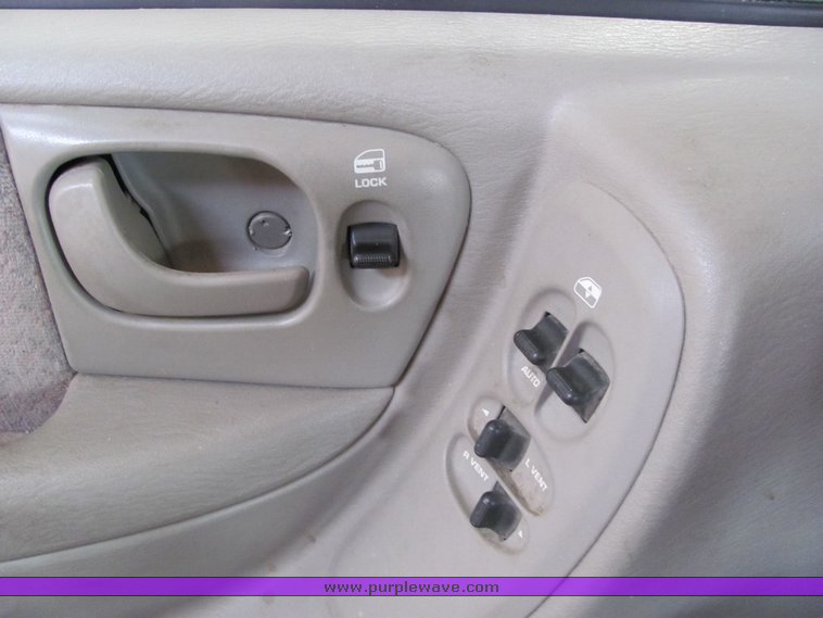 image for item 3315 2001 Dodge Grand Caravan Sport