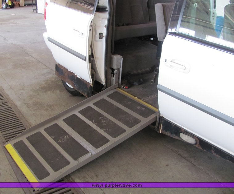 image for item 3315 2001 Dodge Grand Caravan Sport