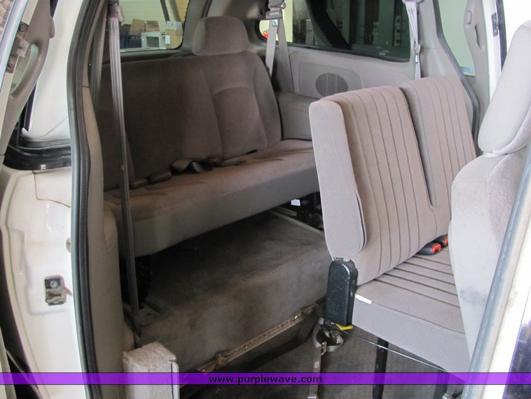 image for item 3315 2001 Dodge Grand Caravan Sport