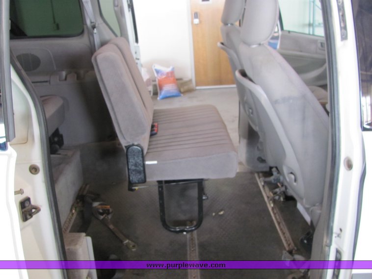 image for item 3315 2001 Dodge Grand Caravan Sport