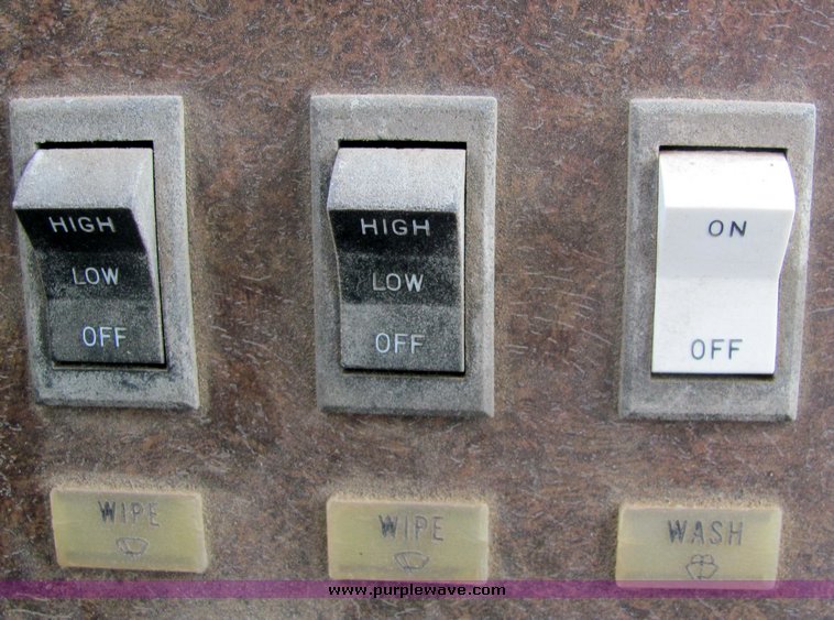 image for item 3365 1984 Ward SS-29 65 passenger school bus