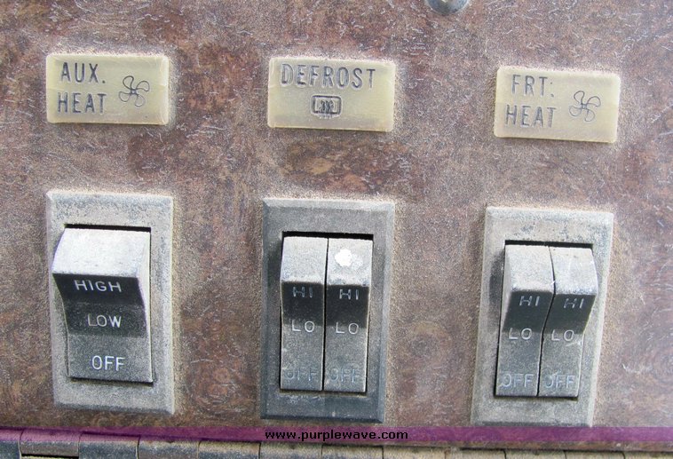 image for item 3365 1984 Ward SS-29 65 passenger school bus