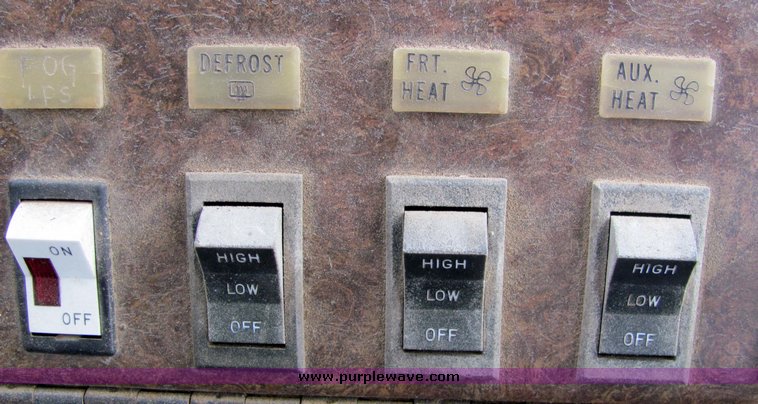 image for item 3365 1984 Ward SS-29 65 passenger school bus