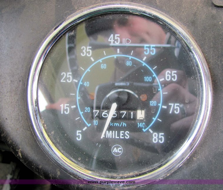 image for item 3365 1984 Ward SS-29 65 passenger school bus