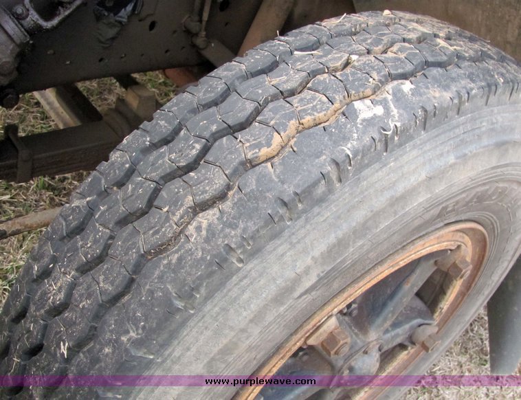 image for item 3365 1984 Ward SS-29 65 passenger school bus