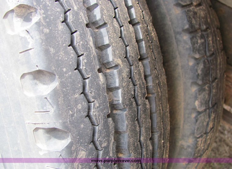 image for item 3365 1984 Ward SS-29 65 passenger school bus