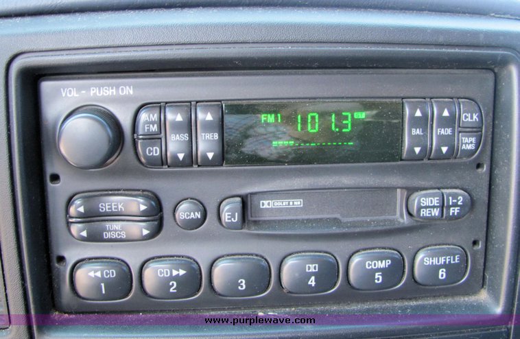 image for item 3380 1999 Ford Windstar LX