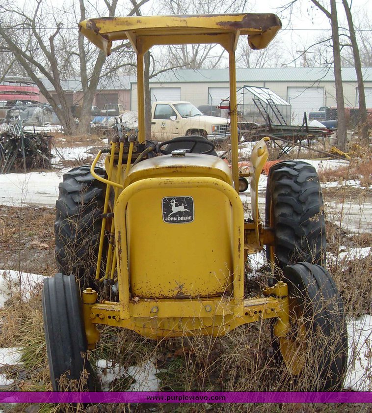 image for item 3393 1976 John Deere 301A tractor