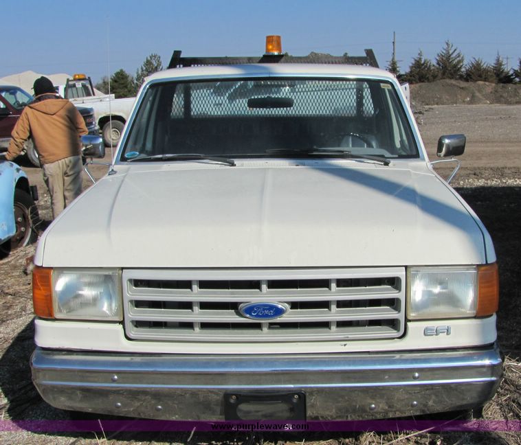 image for item 3425 1989 Ford F-150 pickup