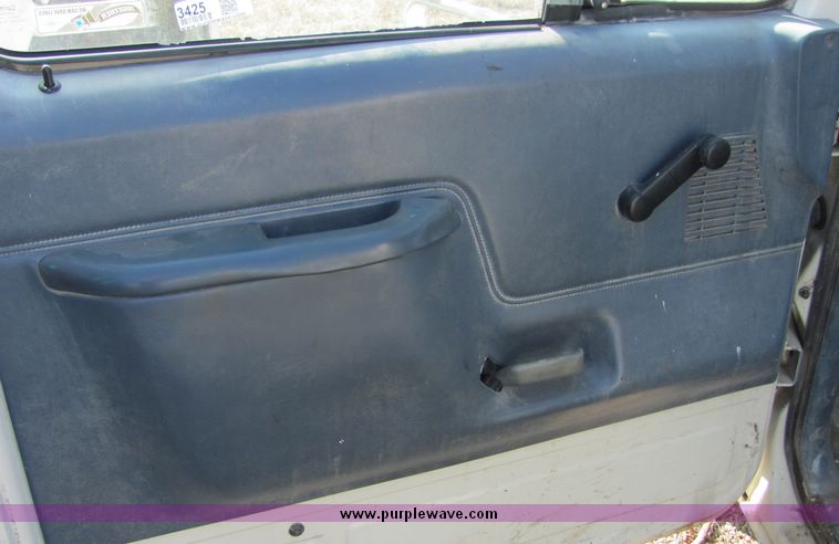 image for item 3425 1989 Ford F-150 pickup